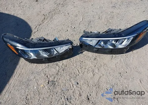 2024 Ford Escape St-Line Select z USA, uszkodzony, nr VIN 1FMCU9NA1RUA63570